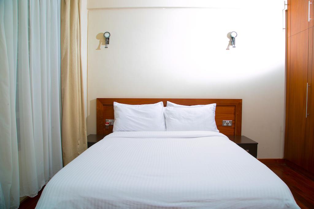 Batians Apartment Hotel Ναϊρόμπι Δωμάτιο φωτογραφία
